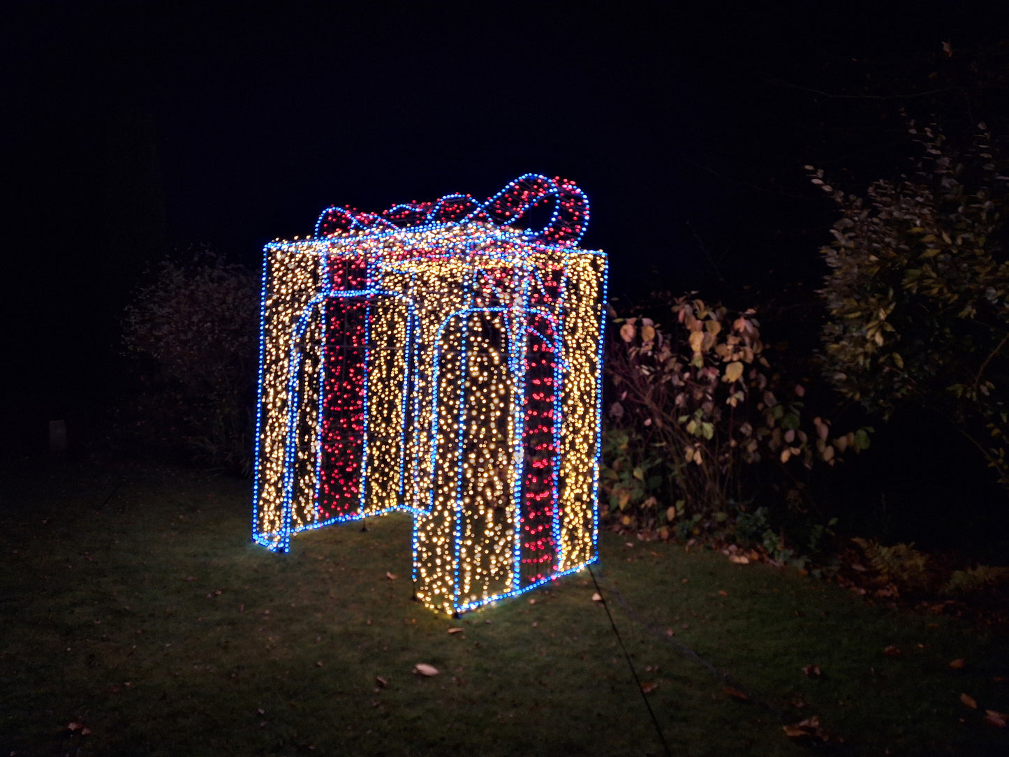 Xmas Top Bow Present Framework Kit No Lights