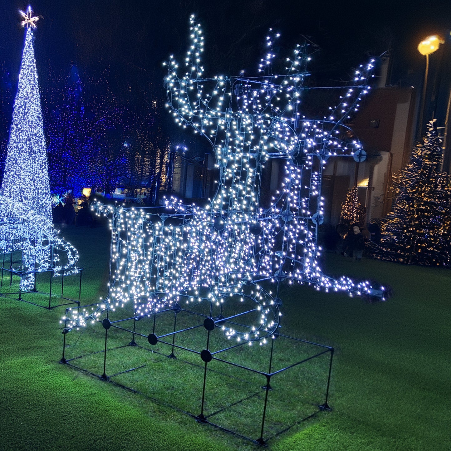 Deluxe Sleigh & 3 Pair Reindeer Framework Kit No Lights